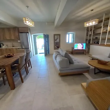 Pergola Casa 別荘 Katouna